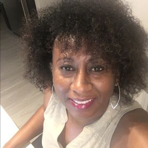 Meet your Posher, Regina